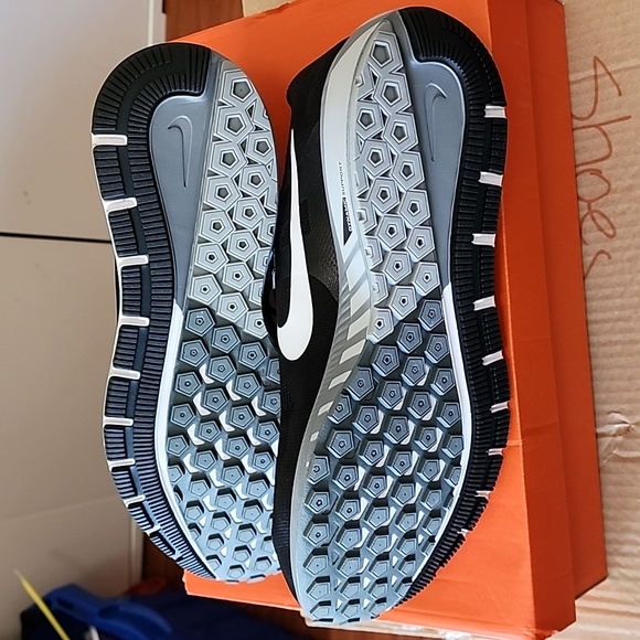 Nike Air Zoom Structure 21  (904695 001) - Picture 4 of 5